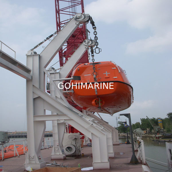 IACS Approved SOLAS Lifeboat Gravity Luffing Arm Type Davit With Winch